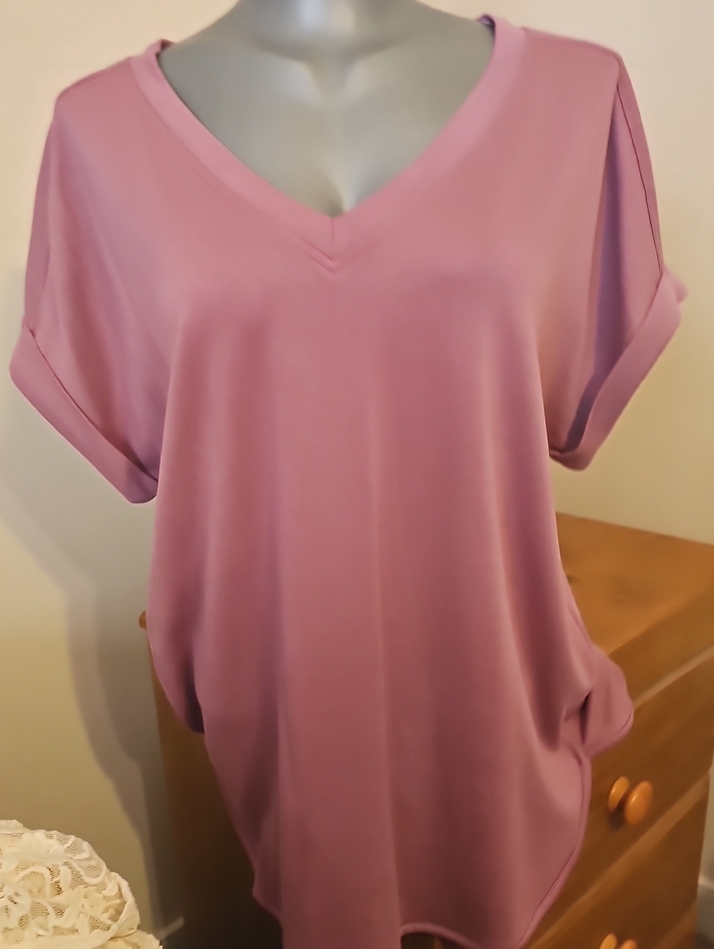Relaxed V-Neck Short Sleeve Tunic Top in Dusty Rose